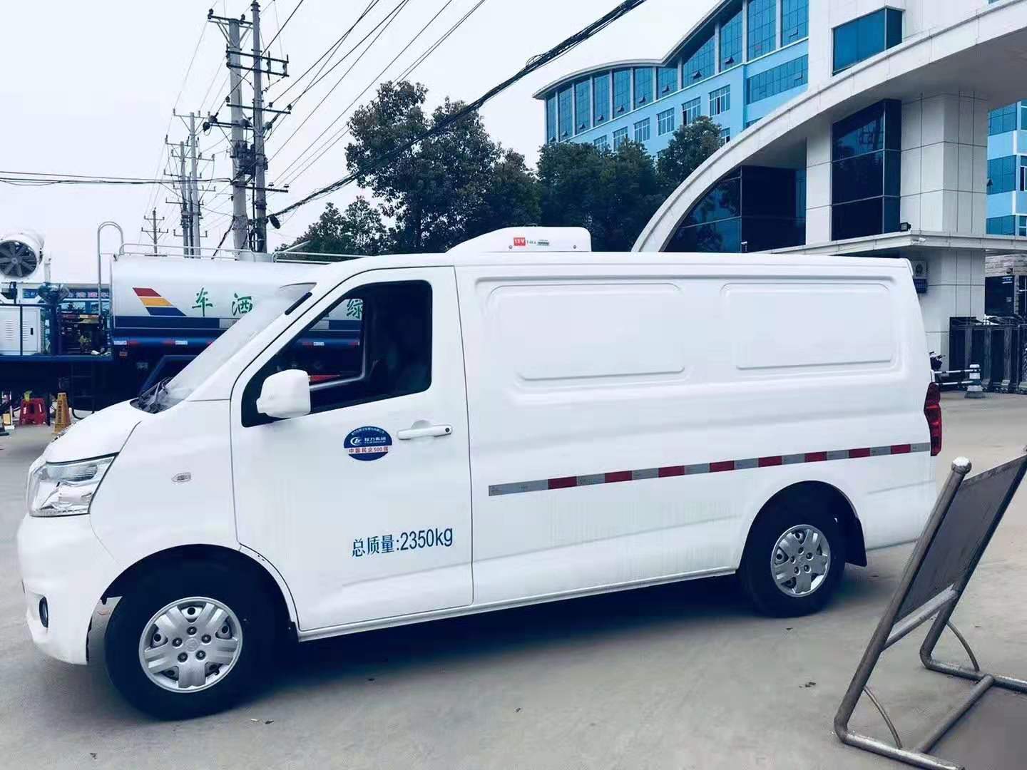 現(xiàn)市場唯一一款國六面包冷藏車，長安睿行國六冷藏車圖片展示