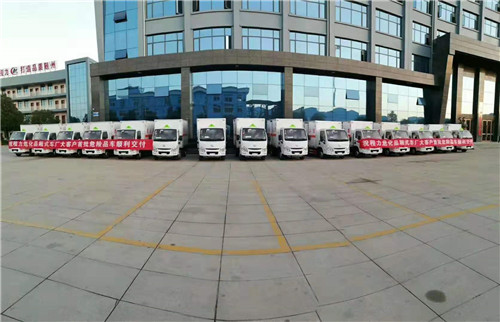 國六躍進(jìn)汽油危險品廂式運(yùn)輸車，首批交付儀式順利進(jìn)行