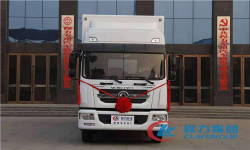 電視轉(zhuǎn)播車機動靈活，小型車載