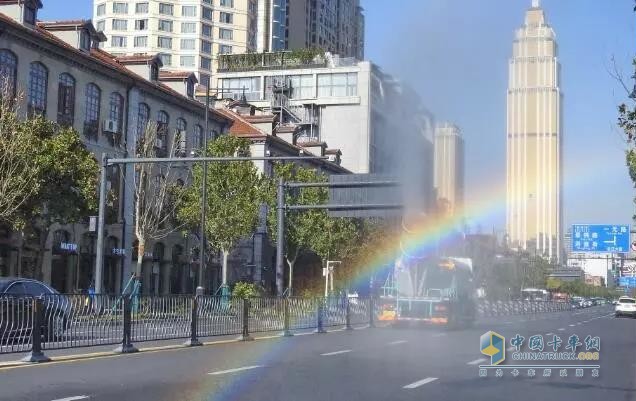 從抑塵到消毒，解放灑水抑塵車防疫消毒實力為人民服務！