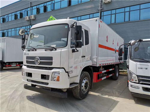 東風天錦8類腐蝕性物品廂式運輸車，環(huán)保，燃油齊全，歡迎預訂