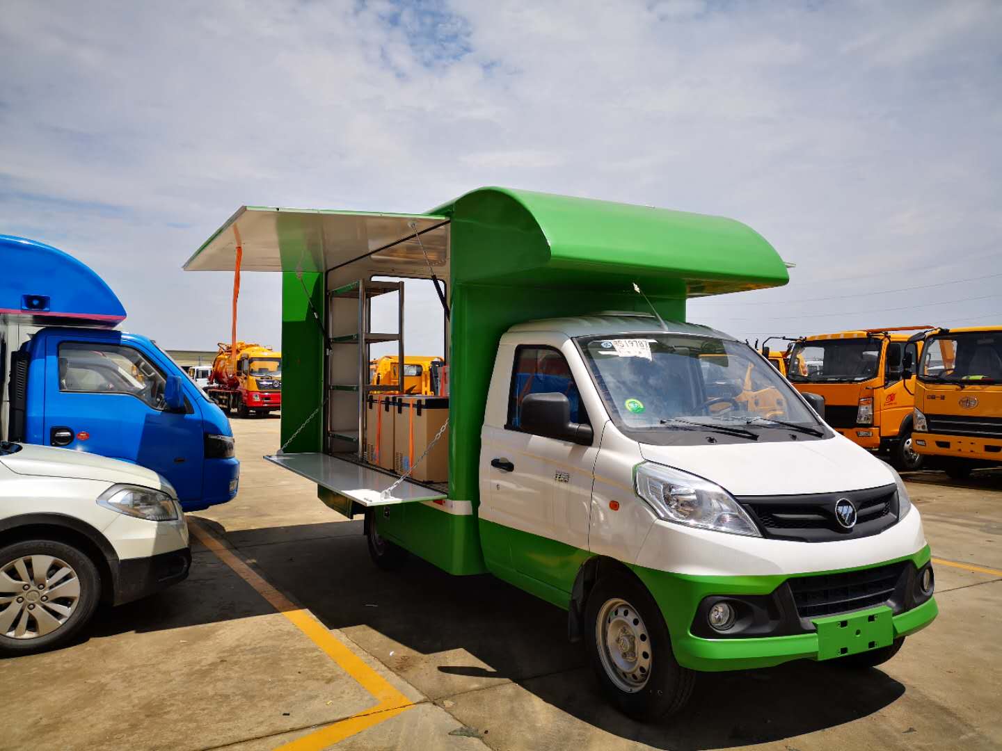 國(guó)六福田祥菱V1流動(dòng)售貨車發(fā)貨了