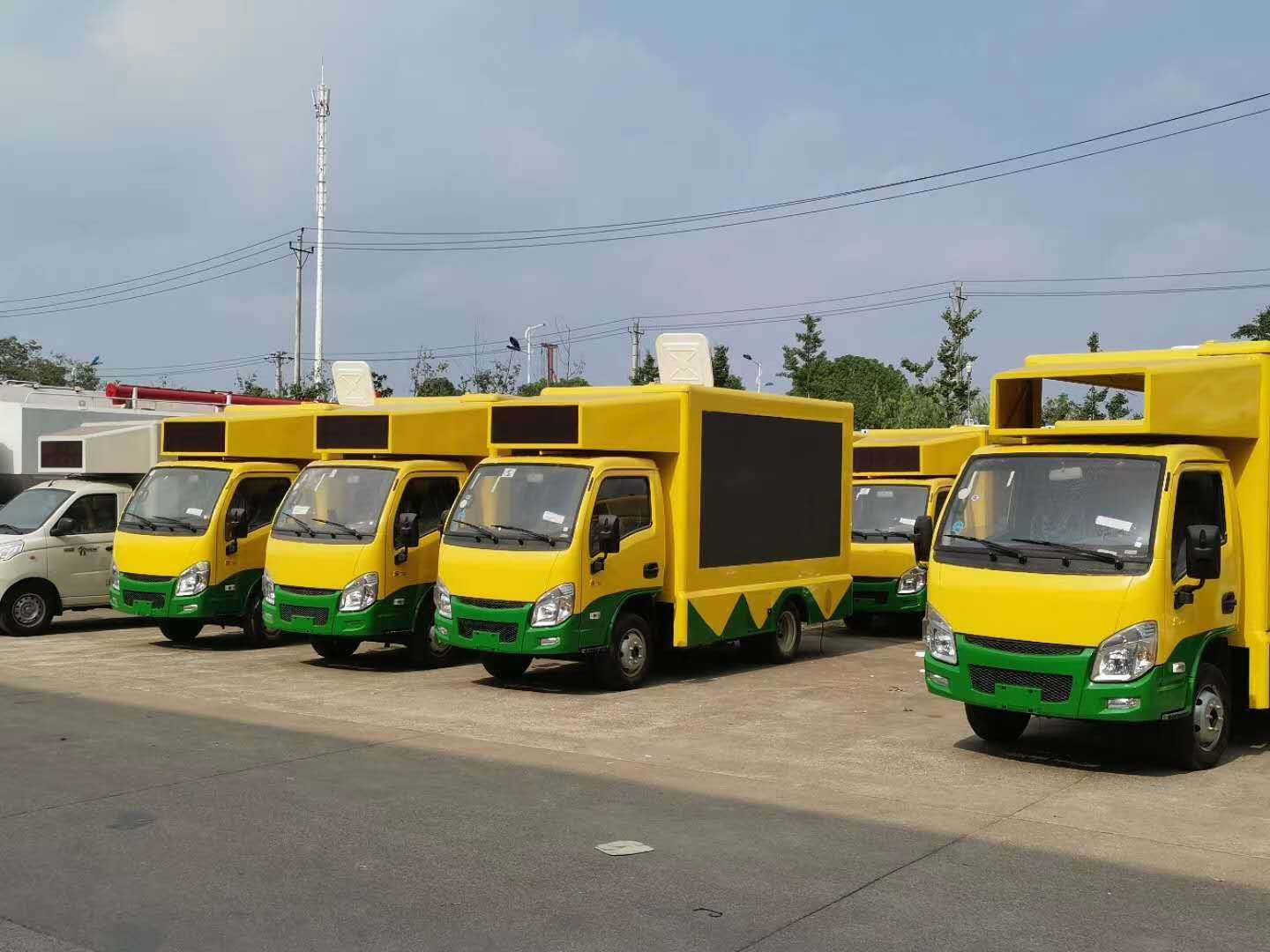 53??臺(tái)躍進(jìn)小星福??國(guó)六宣傳車，首批8臺(tái)已完成，準(zhǔn)備付交??
