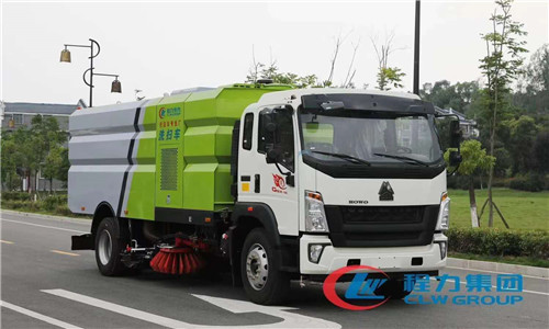 國(guó)六重汽洗掃車(chē)圖片參數(shù)介紹