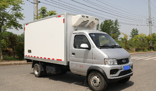 開瑞優(yōu)勁T70L國六3.22米冷藏車，短途運(yùn)輸是個(gè)不錯(cuò)的選擇