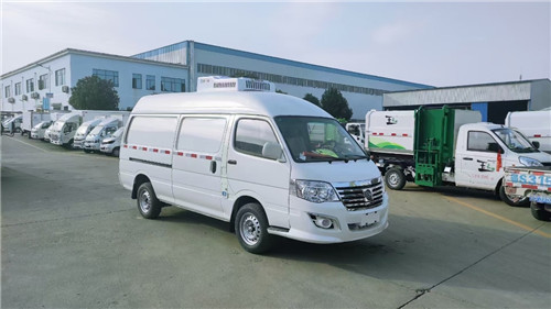 比克新能源純電動(dòng)冷藏車,極智冷藏、一路領(lǐng)鮮,可上京牌