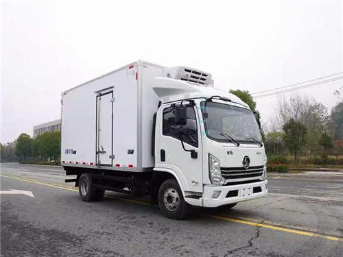 陜汽德龍輕卡寬體手動擋國六130馬力冷藏車藍牌，4.1米國六冷藏車
