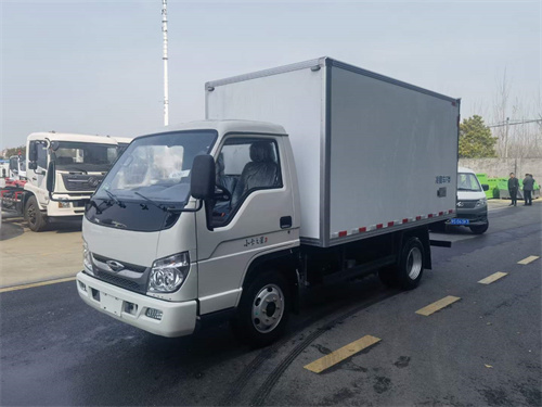 小卡之星3對接式肉鉤冷藏車，內(nèi)嵌式肉鉤整車不超重，現(xiàn)車手續(xù)齊全隨提隨走