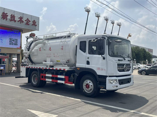 東風(fēng)D9吸污車容積13方源頭廠家直銷，價格優(yōu)惠
