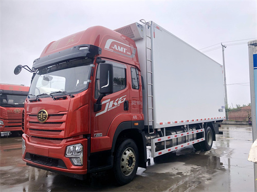 解放J6K 6.8米冷藏車，解放品質(zhì)，引領(lǐng)全球！