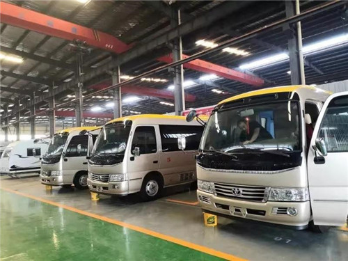  程力集團(tuán)中標(biāo)后，旅居車專業(yè)廠承接了此生產(chǎn)任務(wù)，抽調(diào)專業(yè)的生產(chǎn)力量，前期先定制改裝了一臺(tái)樣車以供采購(gòu)方考察驗(yàn)收。