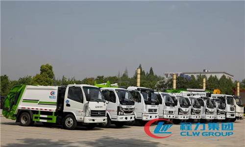  程力吊裝壓縮垃圾車專業(yè)廠，以科技創(chuàng)新為先導(dǎo)，吊裝壓縮垃圾車系列產(chǎn)品一舉成為網(wǎng)紅產(chǎn)品。