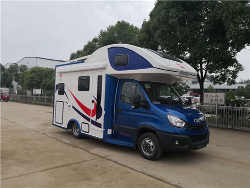 依維柯C型歐勝旅居房車，是實(shí)現(xiàn)您 “生活中旅行，旅行中生活”的車型 (1).jpg