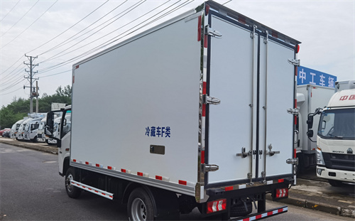 國(guó)六陜汽商用翼9 藍(lán)牌冷藏車 150馬力 