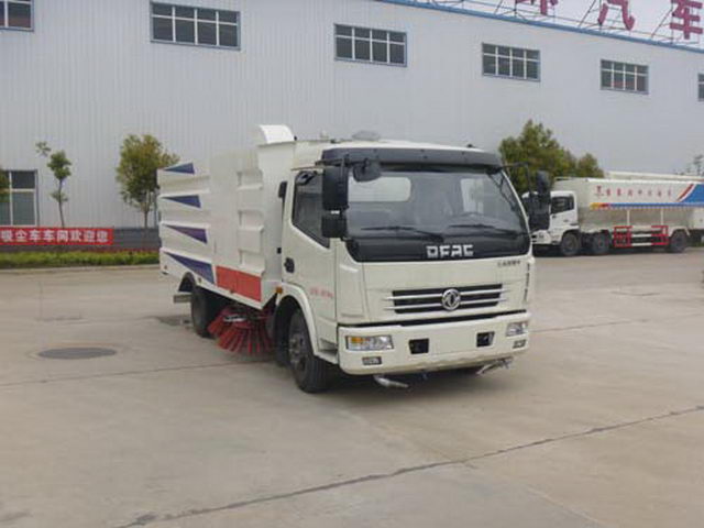 國(guó)四東風(fēng)多利卡8方洗掃車(chē) 