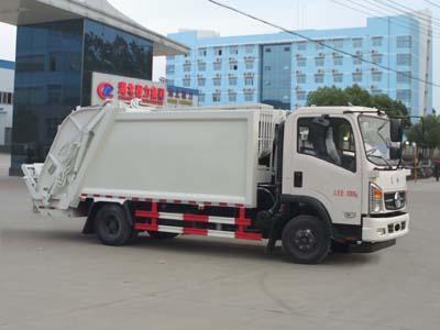 國五東風壓縮式垃圾車